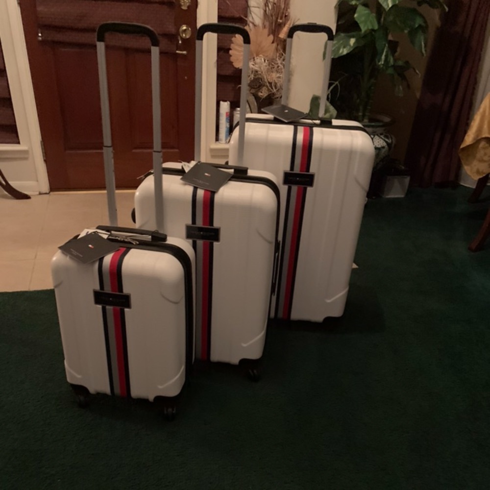 Tommy Hilfiger Luggage - Spinner Suitcase Set (3)